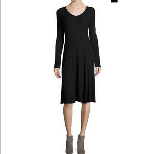 NEIMAN MARCUS - Long-Sleeve Swing Dress - Medium